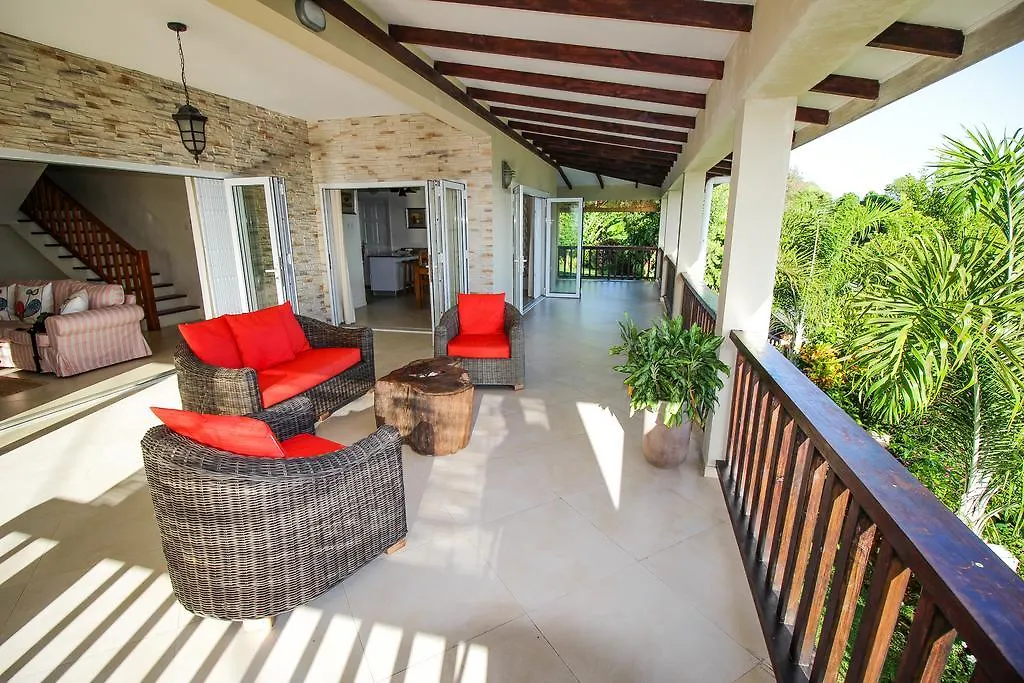 Kaz Bulinger Villa Machabee