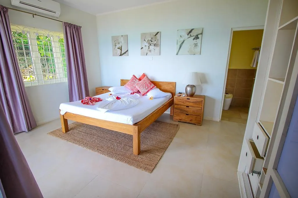 Kaz Bulinger Villa Machabee
